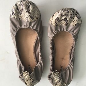 Rare Old Navy Beige Ballet Flats w/Snakeskin 9